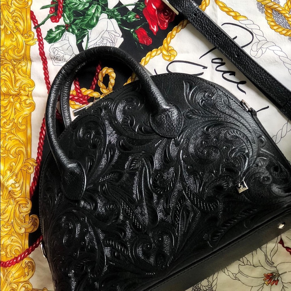 Carolina Crowley Chiselled leather bag.